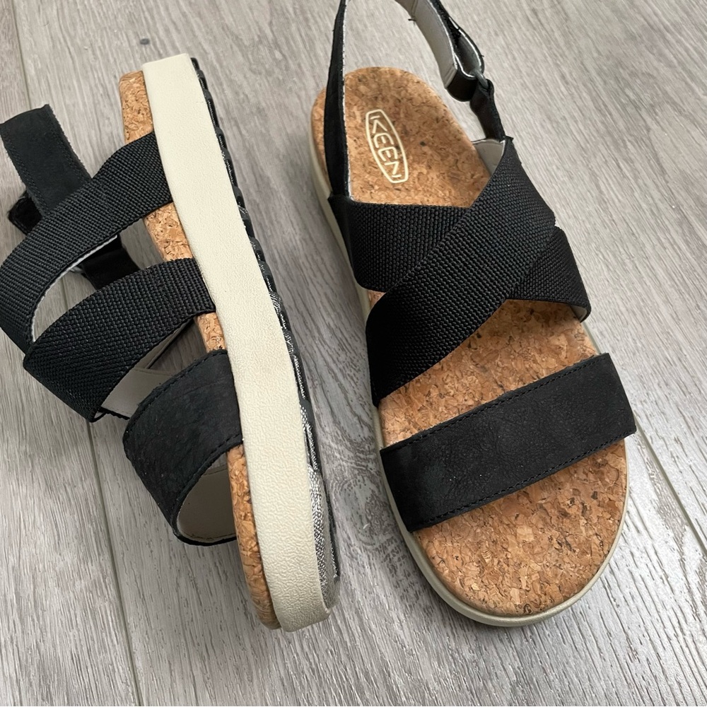Keen Elle Criss Cross Sandals